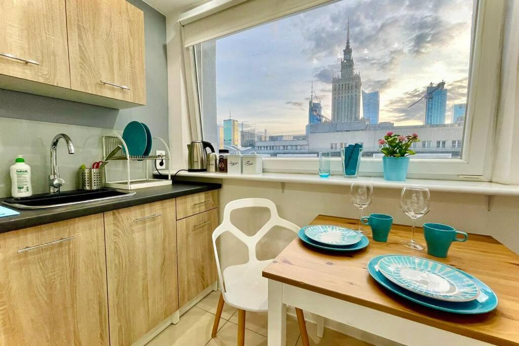 Gold 3 Metro X2 Wifi 300 Mbs 60'Tv Netflix Hbo Appletv+ Apartment Warsaw Luaran gambar