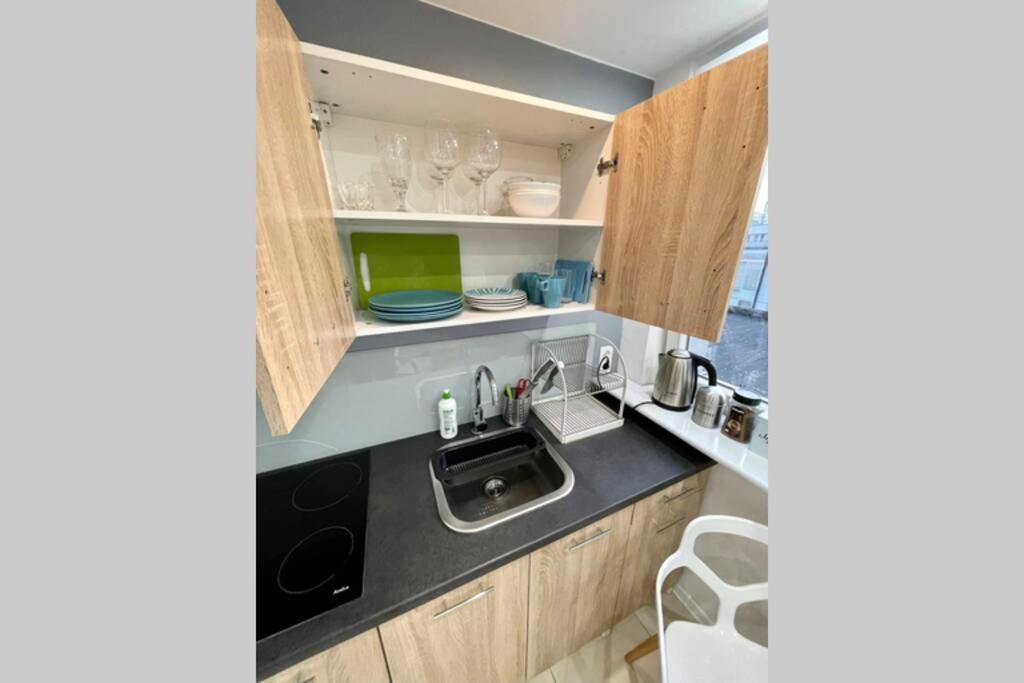 Gold 3 Metro X2 Wifi 300 Mbs 60'Tv Netflix Hbo Appletv+ Apartment Warsaw Luaran gambar