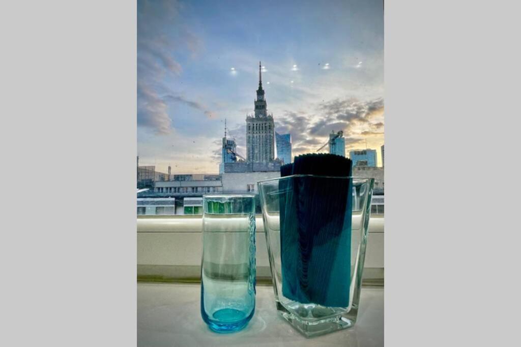 Gold 3 Metro X2 Wifi 300 Mbs 60'Tv Netflix Hbo Appletv+ Apartment Warsaw Luaran gambar